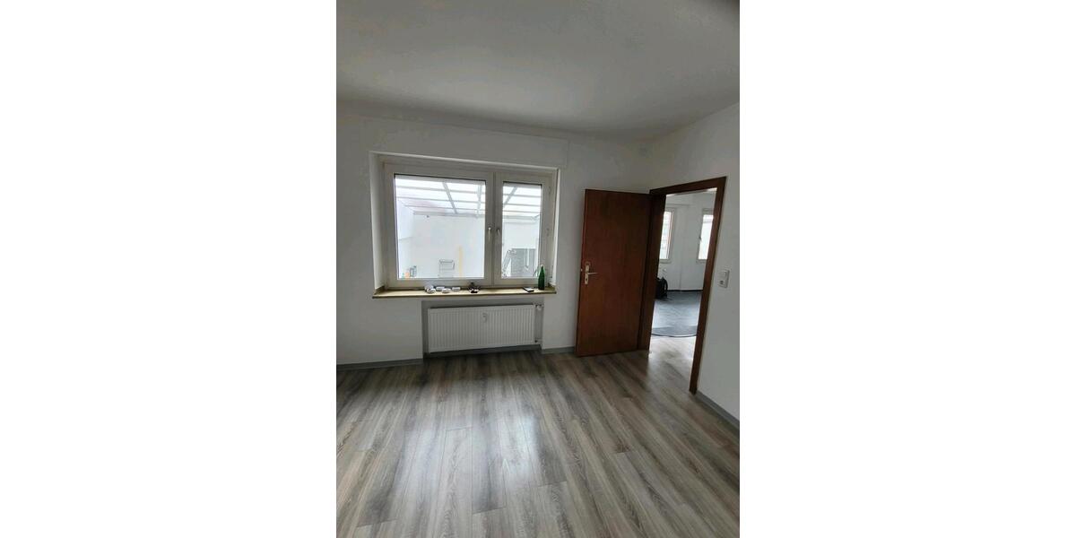 Etagenwohnung Mönchengladbach Ost - 4.5 Zimmer, 90 m&sup2;, 1.400&euro; | Angebot:25922773
