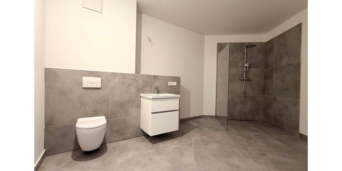 Etagenwohnung Düsseldorf Pempelfort - 3 Zimmer, 100 m&sup2;, 2.000&euro; | Angebot:24947552