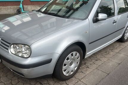 VW Golf 188.999 km 2.499 &euro; Düsseldorf 40231