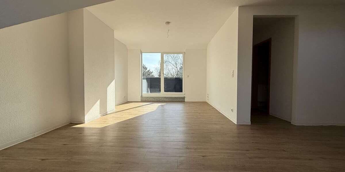 Etagenwohnung Mönchengladbach Süd - 3 Zimmer, 85 m&sup2;, 900&euro; | Angebot:25384938