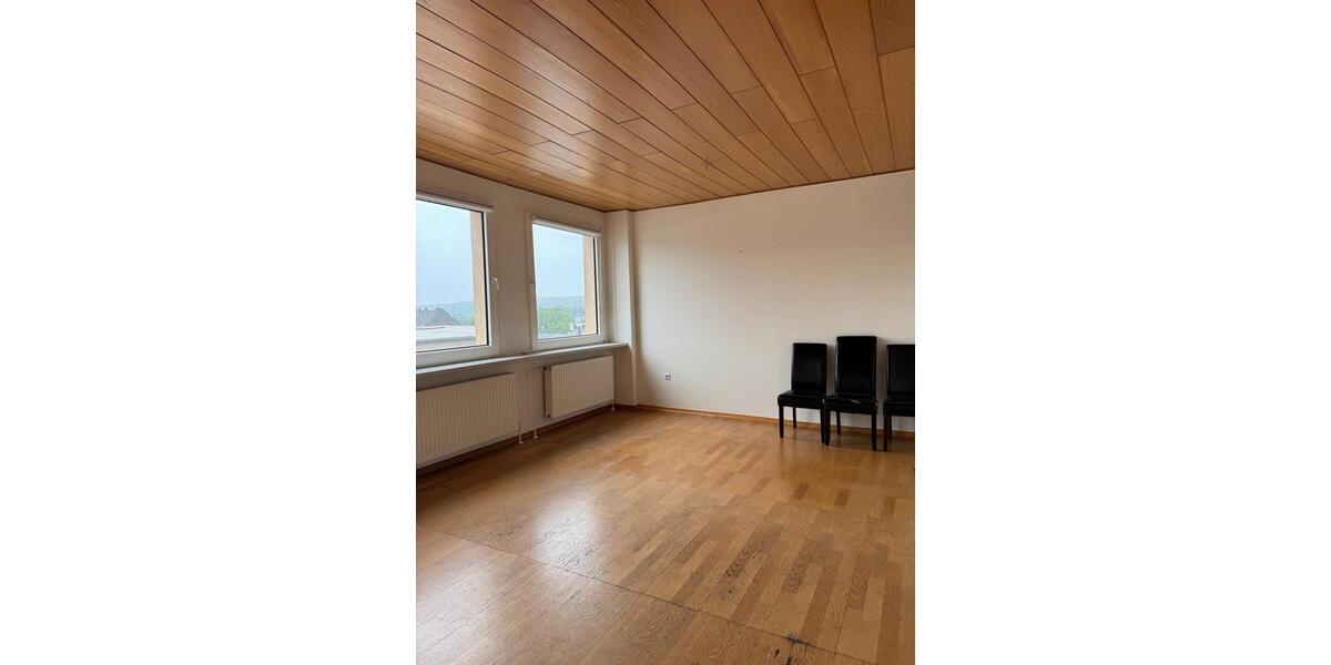 Etagenwohnung Düsseldorf Stadtbezirk 9 - 3 Zimmer, 120 m&sup2;, 900&euro; | Angebot:25749512