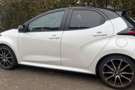 Toyota Yaris 51.358 km 22.999 &euro; Hilden 40723