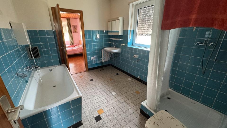 Einfamilienhaus Niederkrüchten - 7 Zimmer, 164 m&sup2;, 320.000&euro; | Angebot:27080107