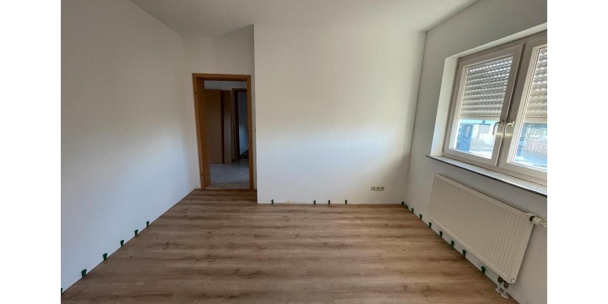 Etagenwohnung Krefeld - 4 Zimmer, 135 m&sup2;, 1.350&euro; | Angebot:26675467