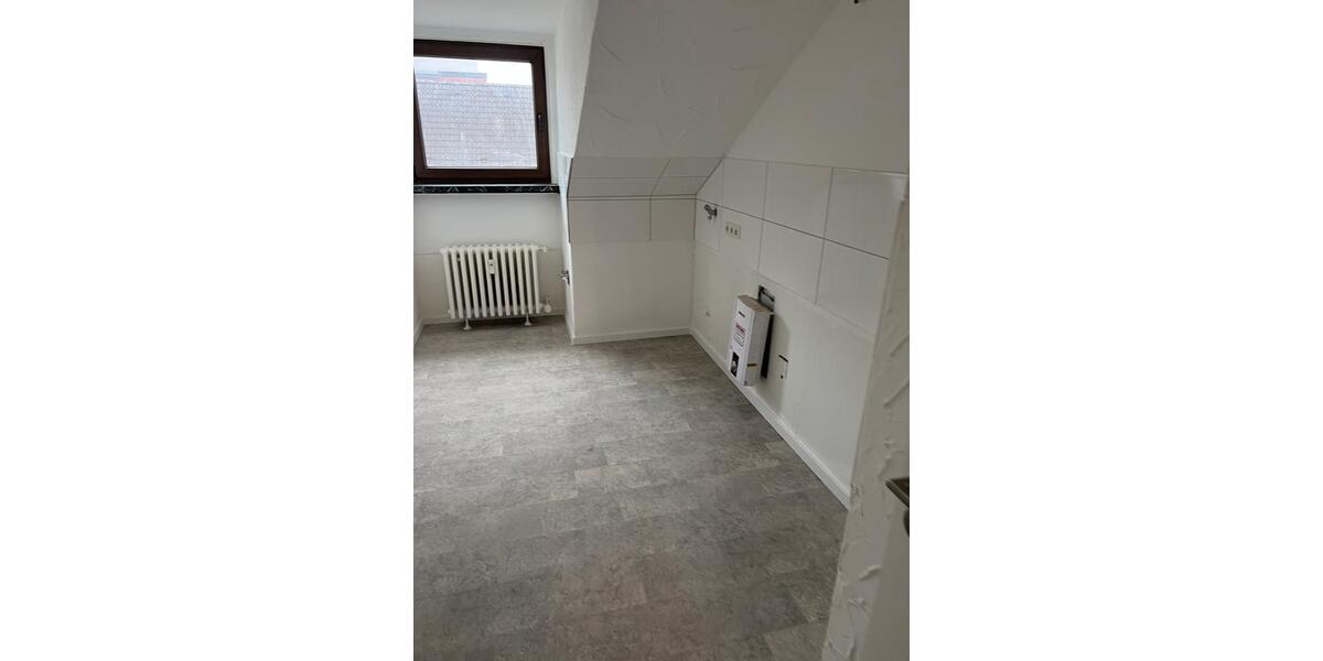 Dachgeschoßwohnung Duisburg - 1 Zimmer, 46 m&sup2;, 580&euro; | Angebot:25904665