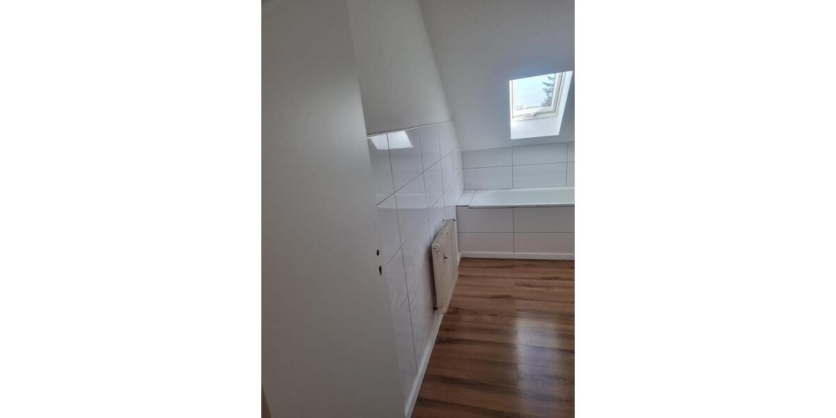 Dachgeschoßwohnung Heiligenhaus - 2 Zimmer, 54 m&sup2;, 700&euro; | Angebot:23825996