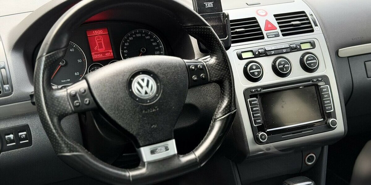 VW Touran R-Line / Leder / 7Sitze / 1.Hd / Navi 125.000 km 11.900 &euro; Mönchengladbach 41066
