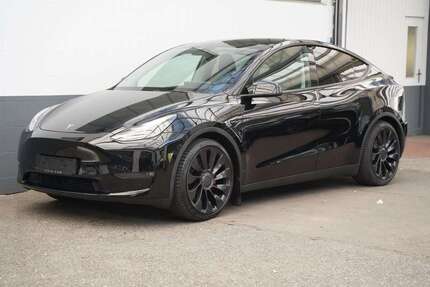 Tesla Model Y 72.592 km 34.750 &euro; Mönchengladbach 41236