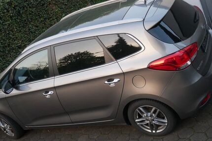 Kia Carens 77.000 km 11.700 &euro; Duisburg 47269
