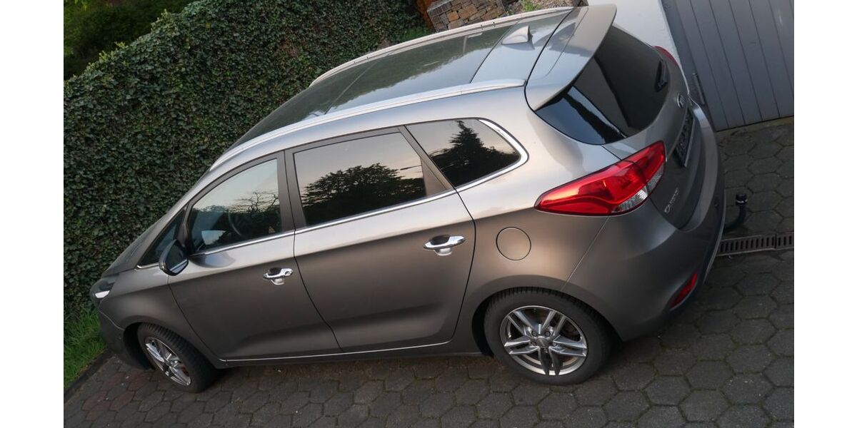 Kia Carens 77.000 km 11.700 &euro; Duisburg 47269