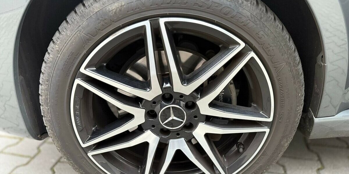 Mercedes-Benz V 300 d Lang / AMG Paket / 4MATIC / Leder / AHK 70.000 km 54.490 &euro; Mönchengladbach 41066