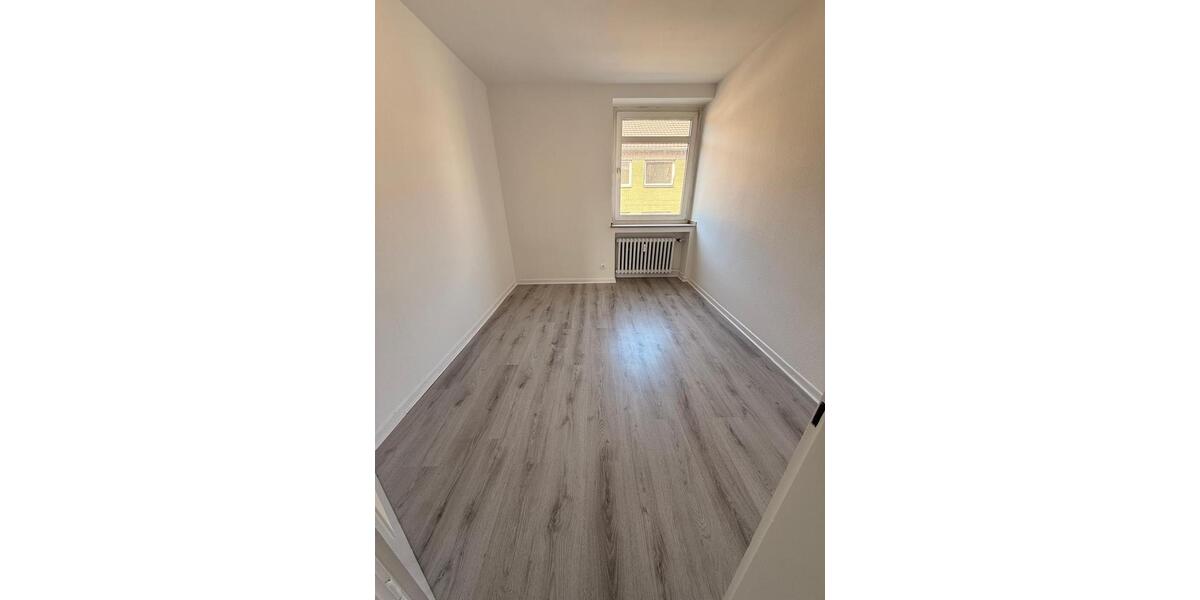 Etagenwohnung Krefeld - 3 Zimmer, 85 m&sup2;, 810&euro; | Angebot:25871358