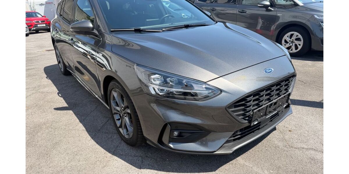 Ford Focus 120.498 km 12.999 &euro; Düsseldorf 40231