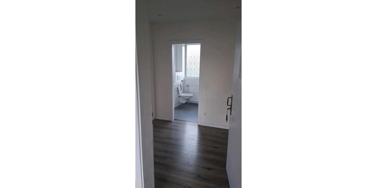 Dachgeschoßwohnung Neuss Reuschenberg - 3 Zimmer, 79 m&sup2;, 1.300&euro; | Angebot:25991806