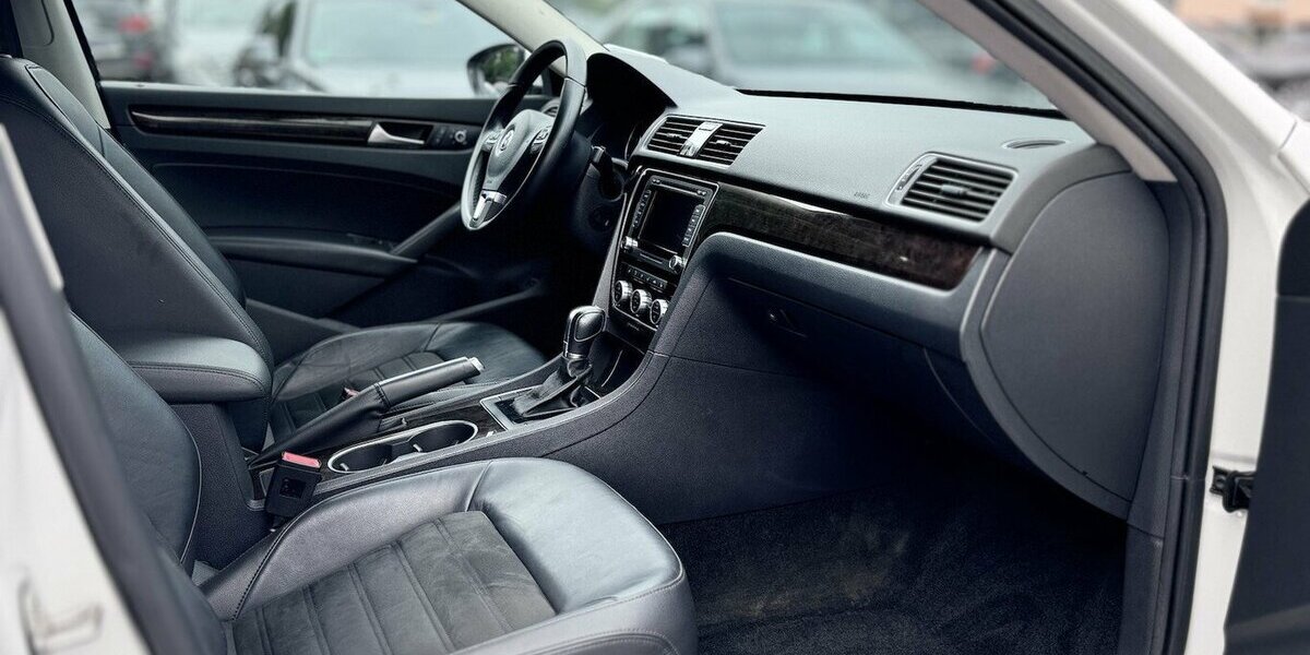 VW Passat 2,0 TDI Highline / Leder / SHD / Keyless 228.000 km 11.390 &euro; Mönchengladbach 41066