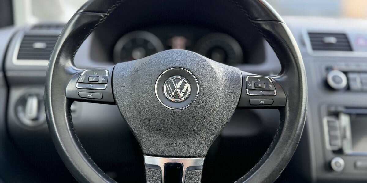 VW Touran Cross / 2,0 TDI / 170 PS / PANO / 7 Sitze 185.000 km 12.790 &euro; Mönchengladbach 41066