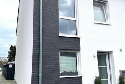 Haus Grevenbroich - 4 Zimmer, 133 m&sup2;, 1.980&euro; | Angebot:25975947