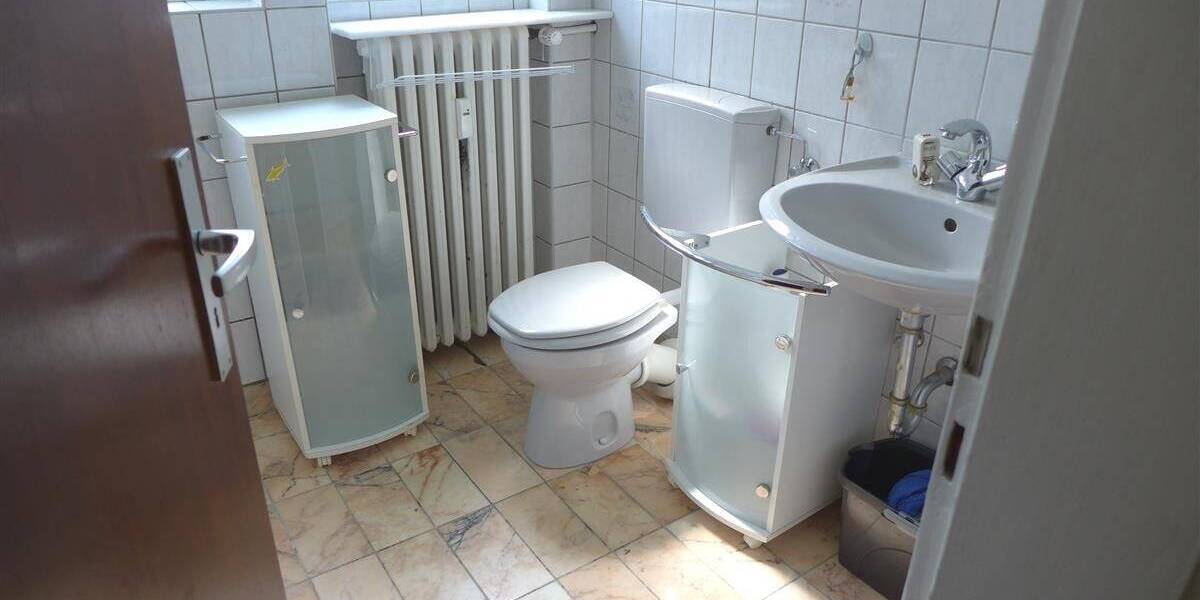 Etagenwohnung Krefeld Cracau - 4 Zimmer, 101 m&sup2;, 196.000&euro; | Angebot:26686737