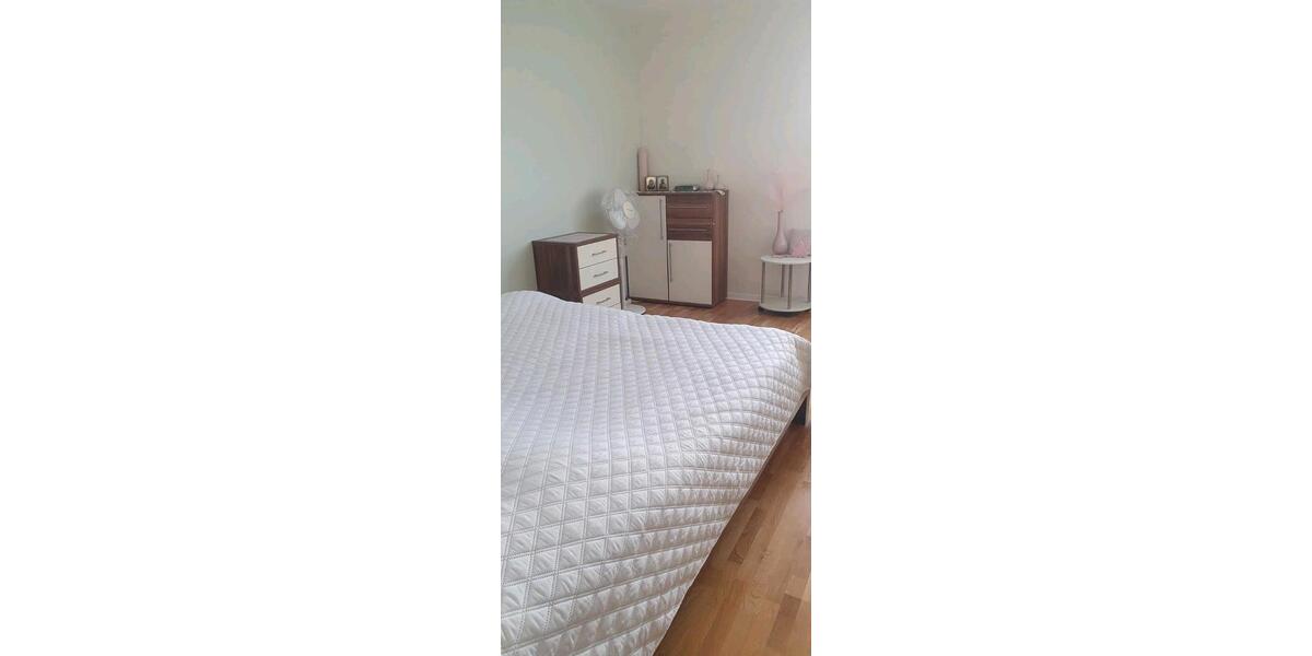 Etagenwohnung Ratingen Tiefenbroich - 2 Zimmer, 64 m&sup2;, 1.000&euro; | Angebot:27578807