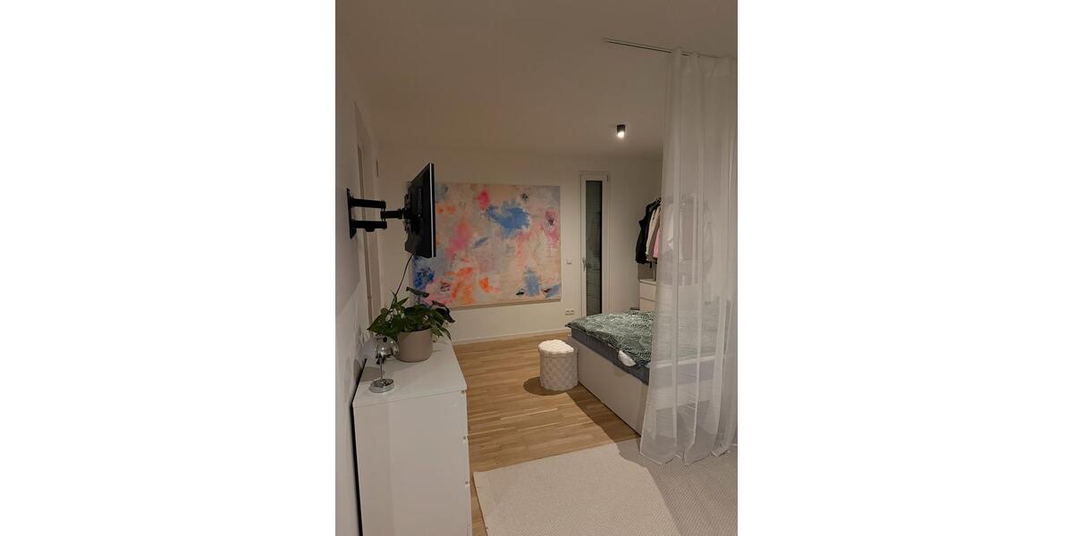 Erdgeschoßwohnung Mönchengladbach Nord - 1 Zimmer, 38 m&sup2;, 725&euro; | Angebot:25784102