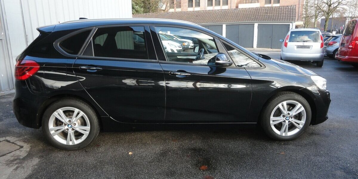 BMW 218 Active Tourer Autom Navi LED Klimatr.PDC SHZ 112.000 km 11.999 &euro; Neuss 41462