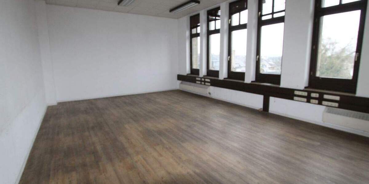 Gewerbeobjekt Krefeld Stadtmitte - 5 Zimmer, 248 m&sup2;, 1.400&euro; | Angebot:25775771