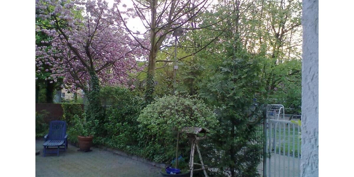 Dachgeschoßwohnung Duisburg Essenberg - 2.5 Zimmer, 66 m&sup2;, 420&euro; | Angebot:25645315