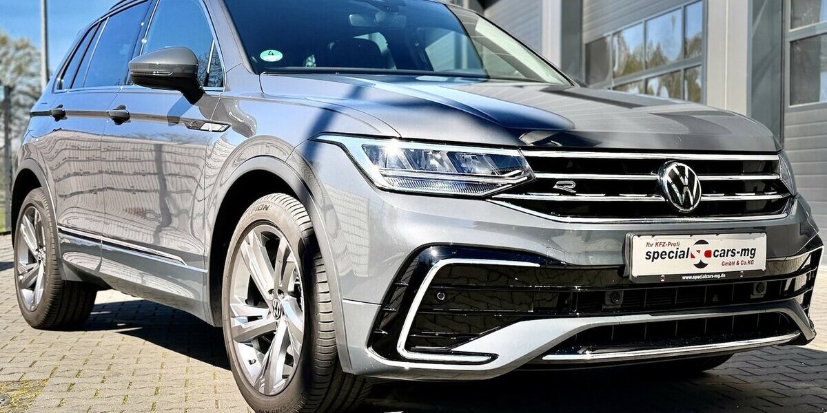 VW Tiguan R-Line / Pano / Kamera / KeylessGO 29.000 km 40.990 &euro; Mönchengladbach 41066