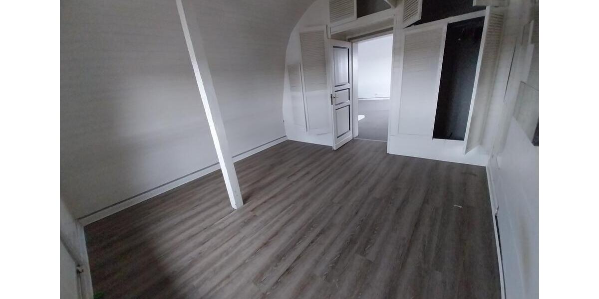 Dachgeschoßwohnung Krefeld Dießem - 2.5 Zimmer, 74 m&sup2;, 555&euro; | Angebot:24951309