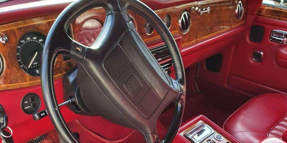 Rolls Royce Silver Spirit 9.923 km 29.990 &euro; Titz 52445