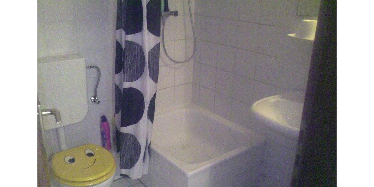 Dachgeschoßwohnung Krefeld Benrad - 1 Zimmer, 37 m&sup2;, 330&euro; | Angebot:25967650