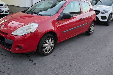 Renault Clio 148.000 km 2.800 &euro; Duisburg 47055