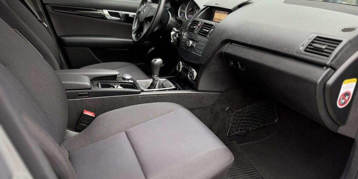 Mercedes-Benz C 180 T Kompressor / 50TKm / el. FH / 1. Hand 50.000 km 11.490 &euro; Mönchengladbach 41066