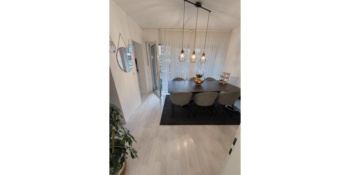Erdgeschoßwohnung Duisburg Huckingen - 4 Zimmer, 98 m&sup2;, 200.000&euro; | Angebot:26383128
