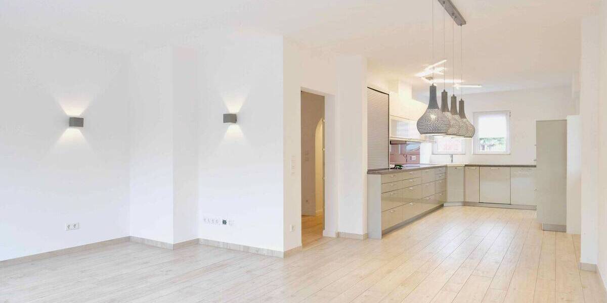 Mehrfamilienhaus, Wohnhaus Willich - 7 Zimmer, 210 m&sup2;, 749.000&euro; | Angebot:26029111