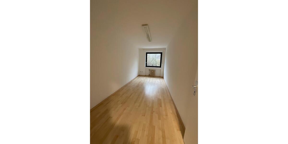 Etagenwohnung Meerbusch - 3 Zimmer, 90 m&sup2;, 905&euro; | Angebot:25891653