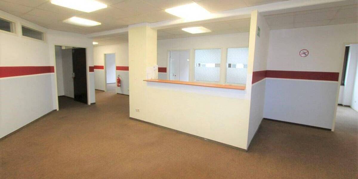 Gewerbeobjekt Krefeld Stadtmitte - 9 Zimmer, 214 m&sup2;, 1.200&euro; | Angebot:25684500