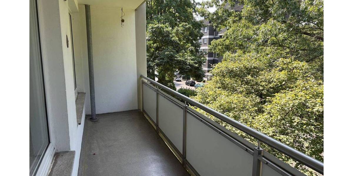 Etagenwohnung Krefeld Cracau - 4 Zimmer, 101 m&sup2;, 196.000&euro; | Angebot:26686737
