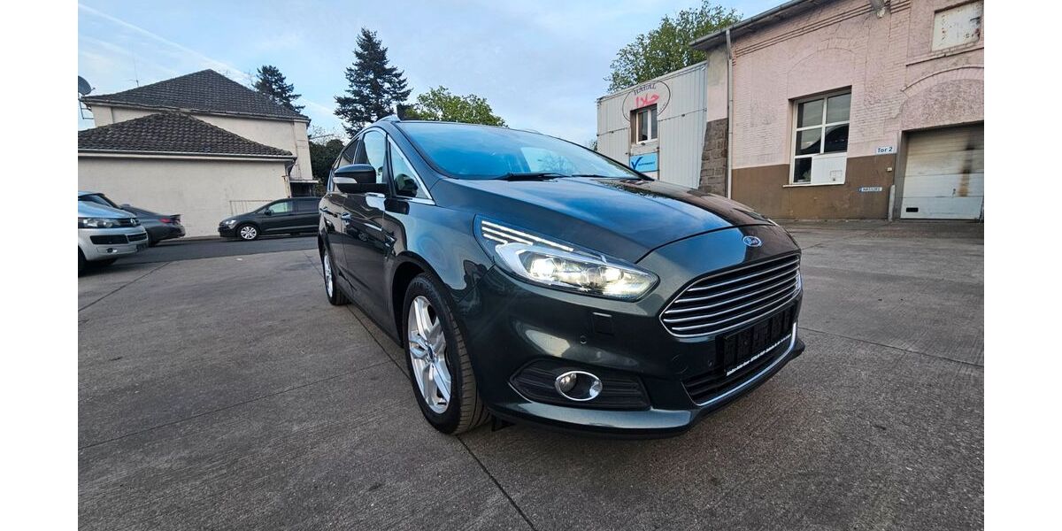 Ford S-Max 91.500 km 17.900 &euro; Neuss 41460