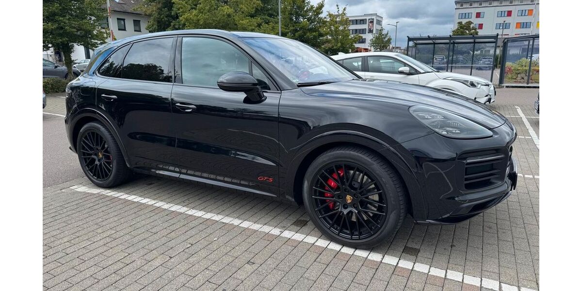 Porsche Cayenne 72.200 km 69.800 &euro; Düsseldorf 40221