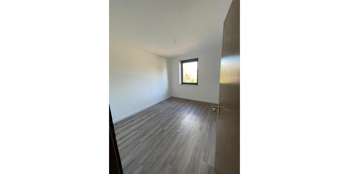 Etagenwohnung Krefeld Gellep-Stratum - 2 Zimmer, 73 m&sup2;, 805&euro; | Angebot:25942475