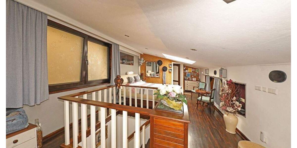 Reihenmittelhaus Düsseldorf Lierenfeld - 3 Zimmer, 130 m&sup2;, 425.000&euro; | Angebot:25695118