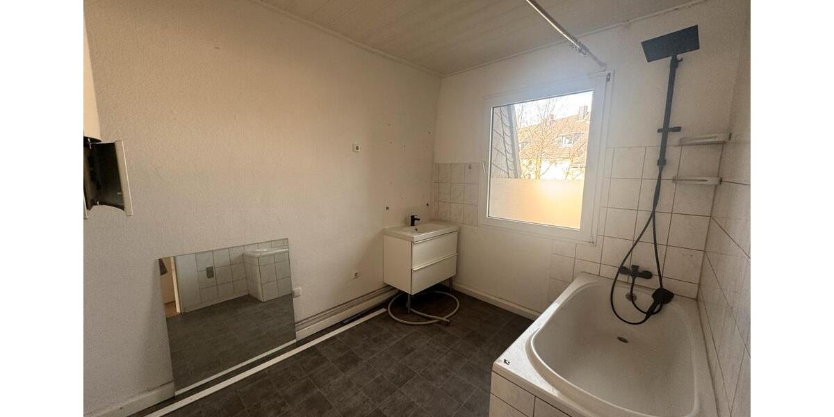 Etagenwohnung Düsseldorf Derendorf - 2 Zimmer, 85 m&sup2;, 650&euro; | Angebot:25963709