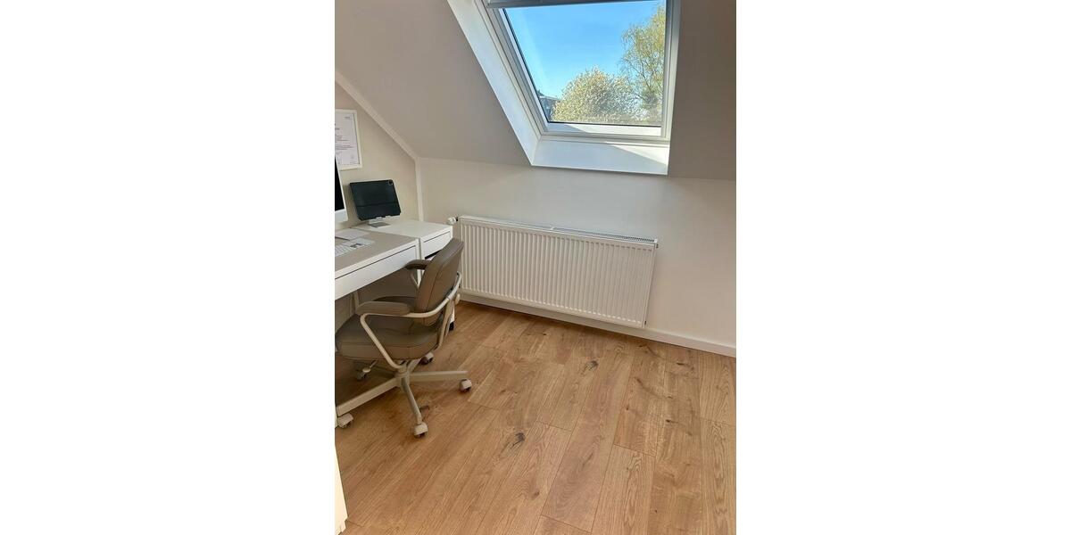 Dachgeschoßwohnung Mönchengladbach West - 2 Zimmer, 70 m&sup2;, 690&euro; | Angebot:26688502