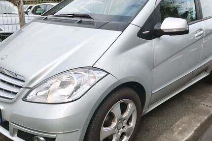 Mercedes-Benz A 180 82.000 km 8.900 &euro; Mönchengladbach - Odenkirchen 41199