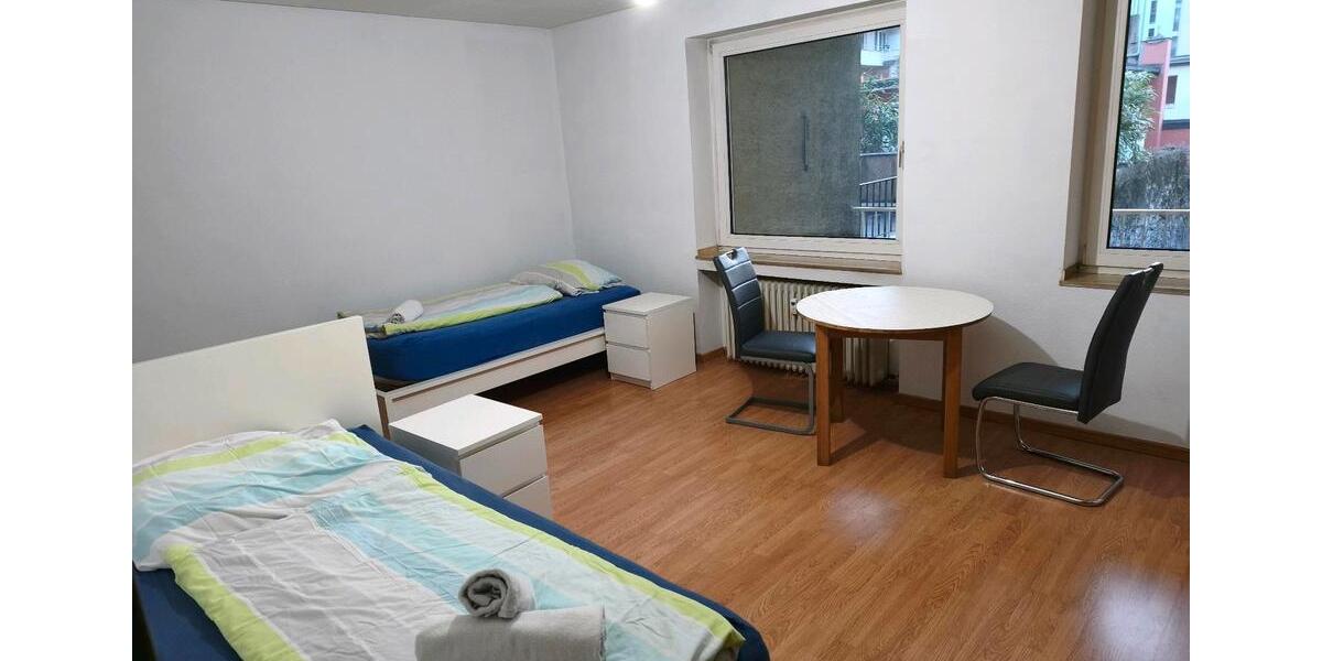 Etagenwohnung Düsseldorf Stadtbezirk 3 - 1 Zimmer, 33 m&sup2;, 1.300&euro; | Angebot:25404171