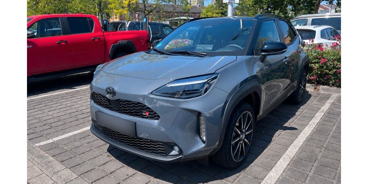 Toyota Yaris Cross 4.700 km 30.600 &euro; Düsseldorf 40233
