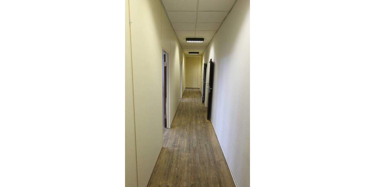 Gewerbeobjekt Krefeld Stadtmitte - 5 Zimmer, 248 m&sup2;, 1.400&euro; | Angebot:25775771