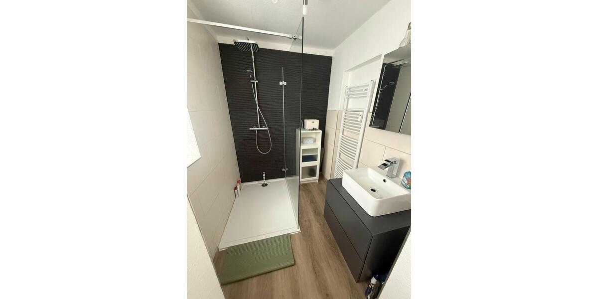 Dachgeschoßwohnung Neuss Allerheiligen - 3 Zimmer, 76 m&sup2;, 260.000&euro; | Angebot:27070841