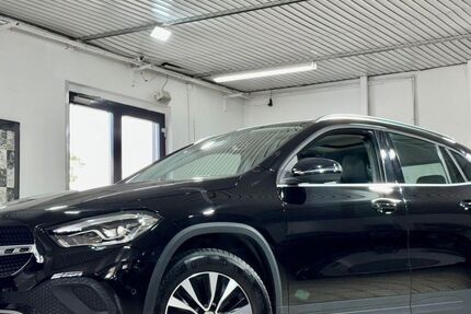Mercedes-Benz GLA 200 43.666 km 29.580 &euro; Mönchengladbach 41061